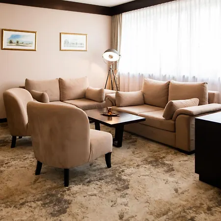 Hotel Malak Regency 5*
